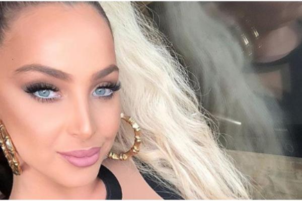 MAJA BEROVIĆ ZAGRMELA U IZAZOVNOM IZDANJU: Promenila FRIZURU, pa fanove bacila u TRANS! (FOTO)