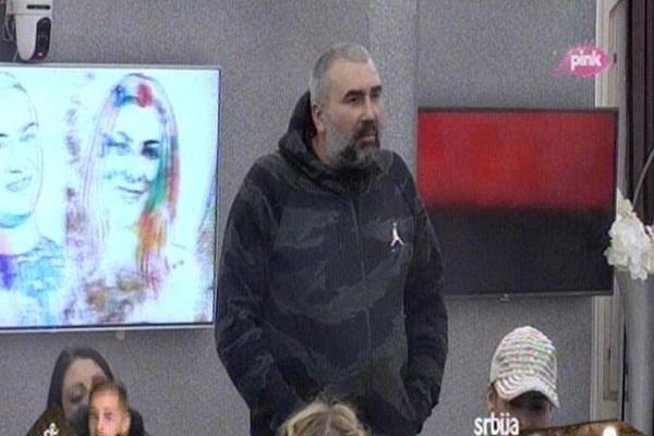 MIKI PISAO LJUBAVNA PISMA: Pčelar u PANIČNOM STRAHU da ga produkcija ne izblamira! (VIDEO)