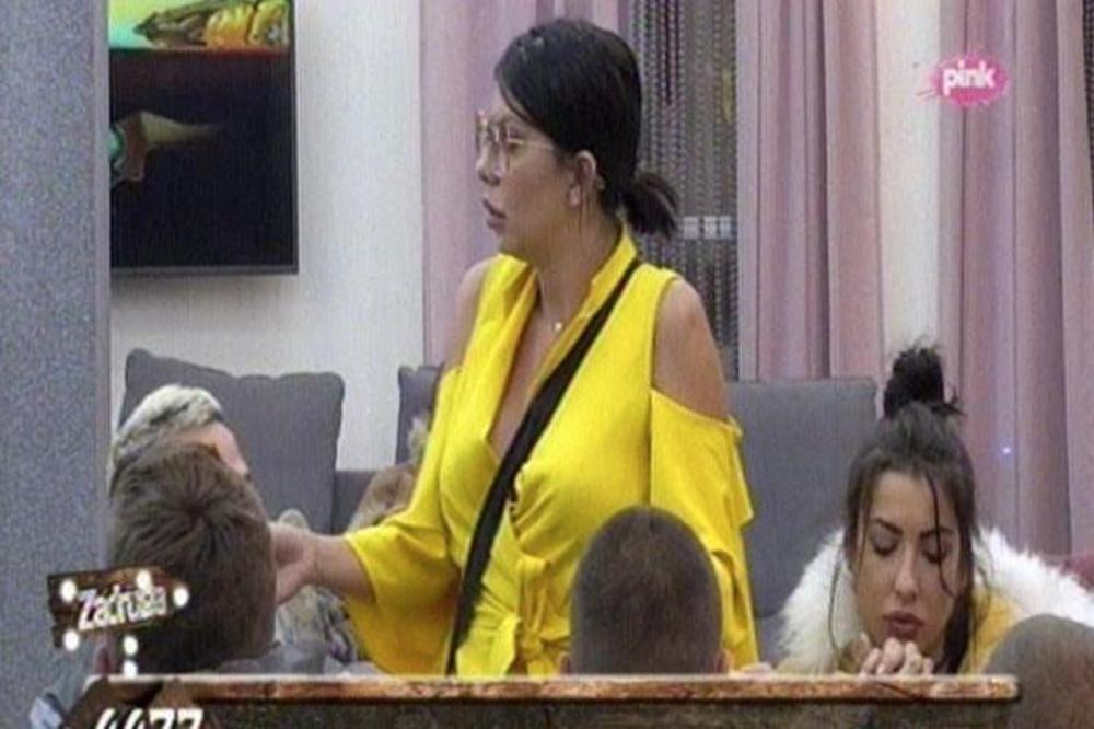 POLJUBILI SE U USTA BAJRAMI I ĐOGANI: Olja i Adame, ŠTA STE TO URADILI? (FOTO)