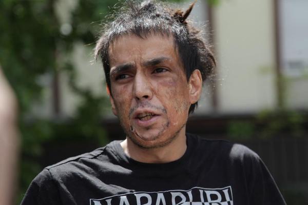 SINANOV SIN NAPRAVIO HAOS NA OČEV ROĐENDAN: Imao saobraćajku, auto IZGREBAN, zaustavio saobraćaj da se obračuna!