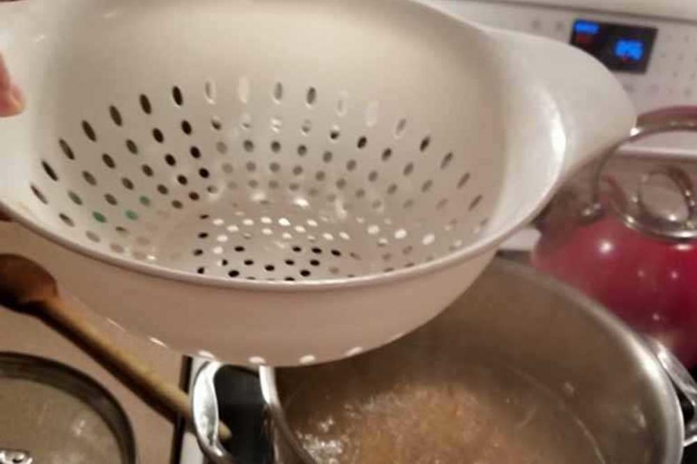 CEO ŽIVOT STE KORISTILI CEDILJKU NA POGREŠAN NAČIN! Jedan ČOVEK je na JEDNOSTAVAN način otkrio CAKU! (FOTO)