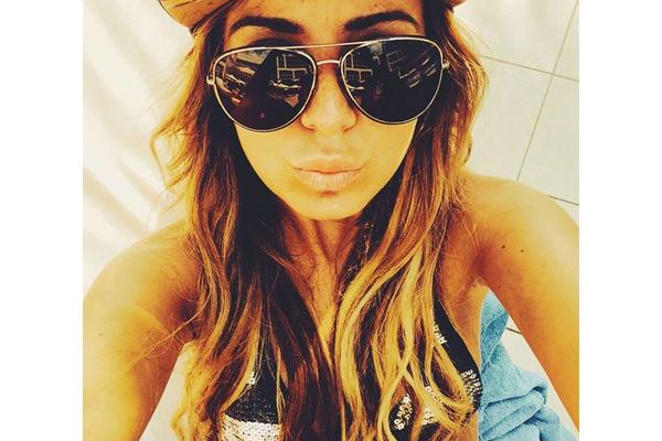 HIT! Pogledajte kako je kontroverzna zadrugarka izgledala na svojoj maturi! (FOTO)