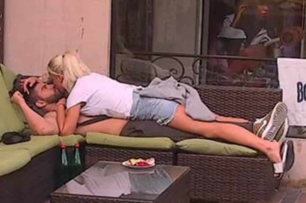 UŽIVALI U STRASNIM POLJUPCIMA: Ilijana i Benjamin RAZMENJIVALI NEŽNOSTI pred svima! (FOTO)