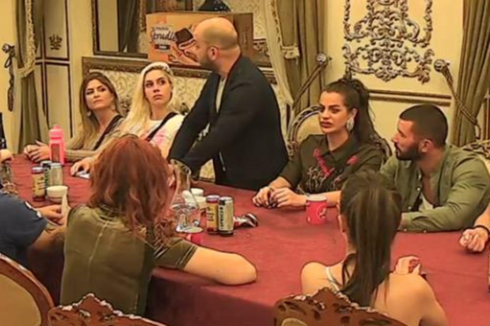 DIKA JE ZASLUŽAN ZA NJENE USPEHE: Mili počeo da PROVOCIRA, a ona mu OŠTRO ODBRUSILA! (FOTO)