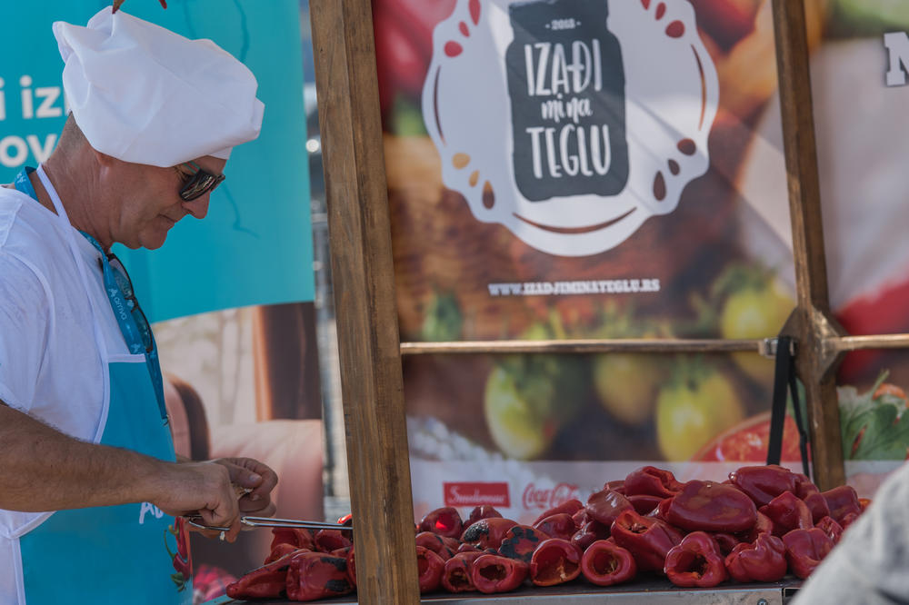 VELIKO FINALE KARAVANA IZAĐI MI NA TEGLU: Kraljica ajvara je iz Brusa (FOTO)