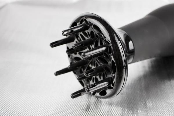 GODINAMA NIJE MOGLA DA IZLEČI GLJIVICE NA STOPALIMA: Sve se promenilo kada je otkrila TRIK sa FENOM ZA KOSU!