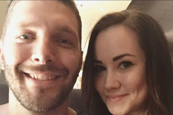 GODINAMA SU SE ČUVALI ZA PRVU BRAČNU NOĆ: Kada je KONAČNO došao taj dan, saznali su ZASTRAŠUJUĆE vesti (FOTO)