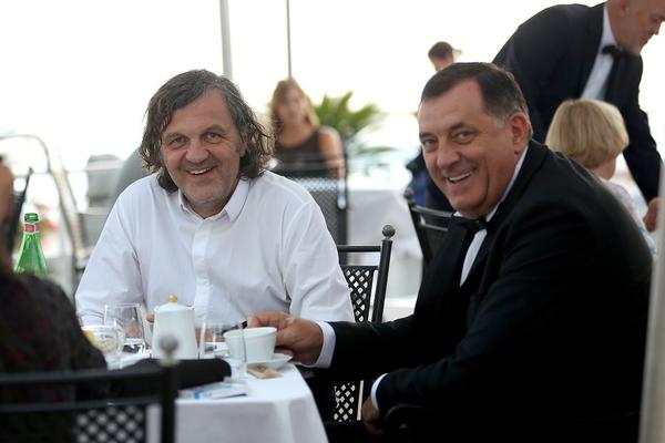 O OVOME DANAS SVI PRIČAJU: Kusturica PODRŽAO Dodika, pa poslao BRUTALNU poruku OPOZICIJI i agentima GLOBALIZMA!