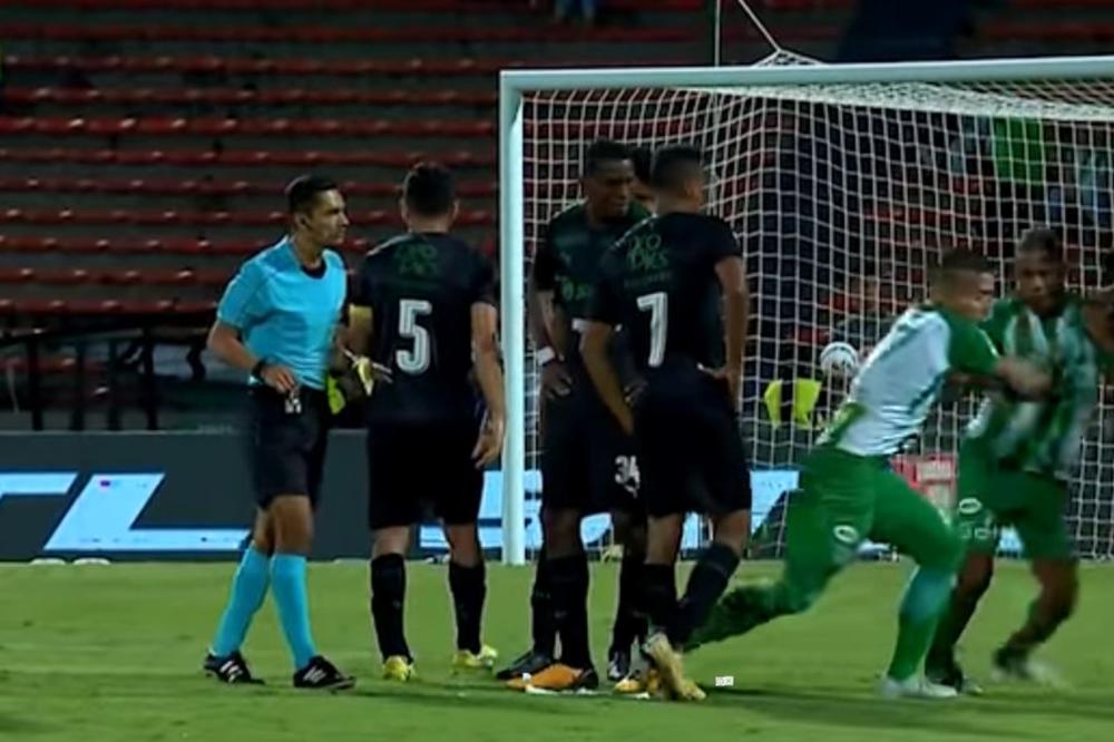 KAKAV CIRKUS KOLORADO: Nisu mogli da se dogovore ko će da izvede slobodnjak, pa se pošibali da to reše!