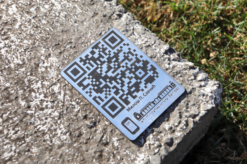 QR kod na grobu preminulog  