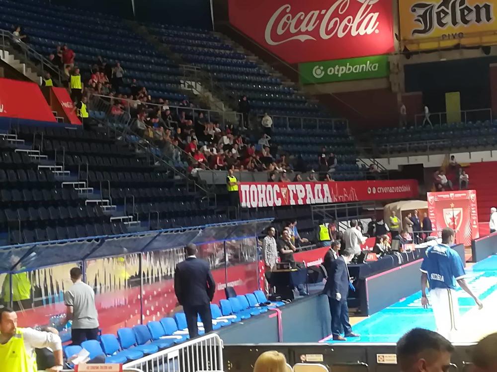 Malo ljudi u Pioniru