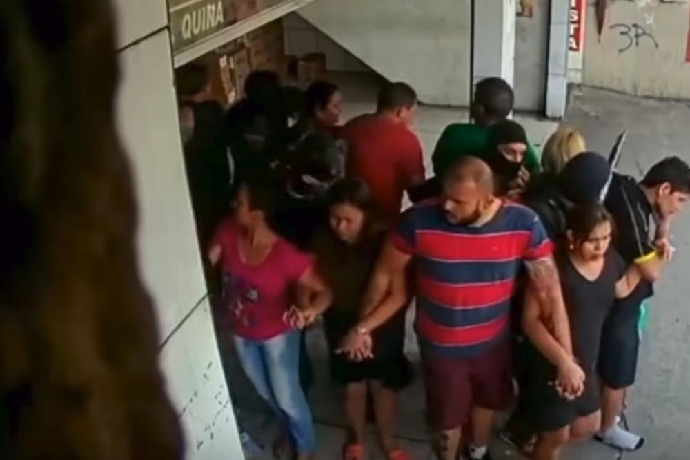 25 OSOBA IM JE POSLUŽILO KAO LJUDSKI ŠTIT! Pokušali su dramatičan BEG nakon neuspele pljačke, sve se završilo LOŠE!