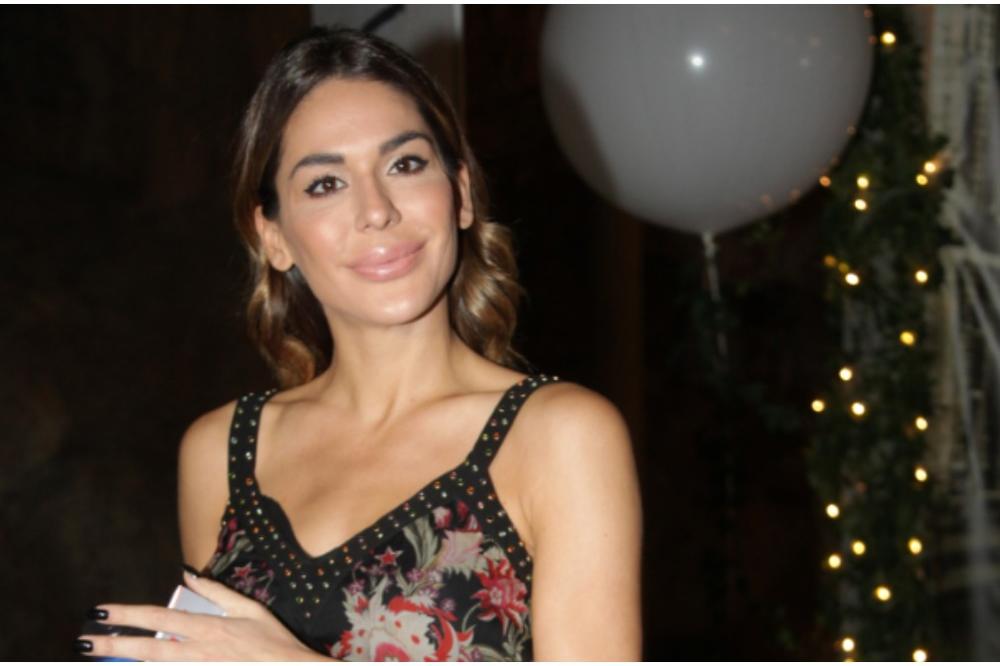 PA OVO JE ČITAVA NEČIJA PLATA: Marina Visković se pohvalila čarapama od 180 evra!