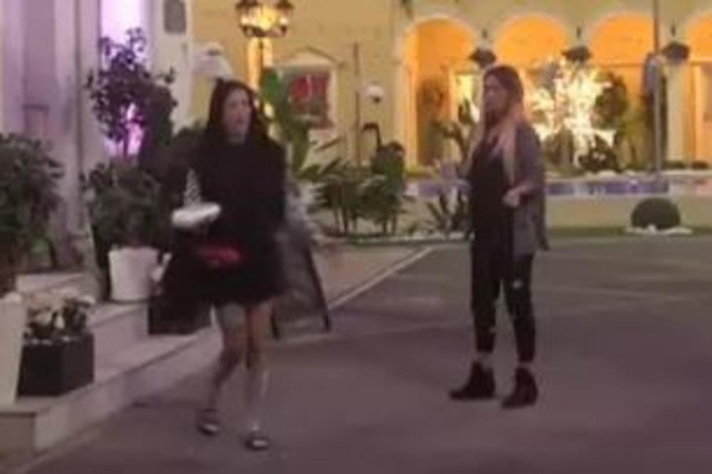 REŠILA DA SE OSVETI! Jelena Krunić vidno IZREVOLTIRANA počela da URLA na Snežanu, a potom i na Rebeku! (VIDEO)