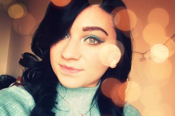 TINEJDŽERKA ZAVRŠILA NA SUDU: Upoznala je sponzora na sumnjivom sajtu, a onda je za njega smislila PAKLENI PLAN!