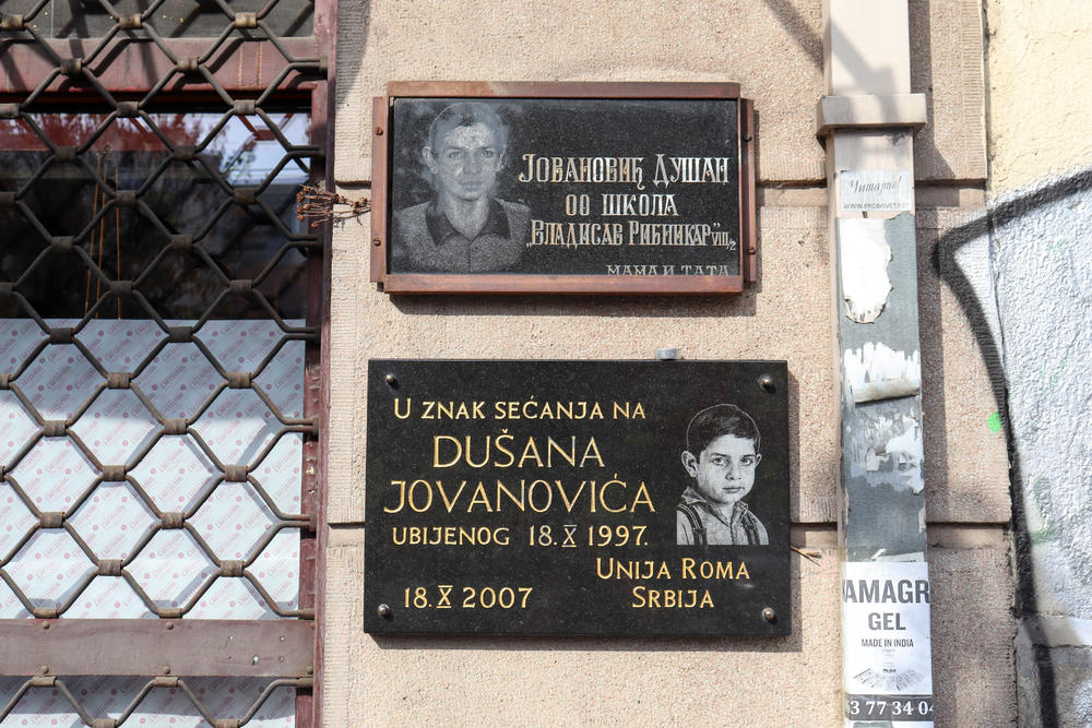 Spomen-ploča u Beogradskoj ulici u znak sećanja na Dušana Jovanovića   
