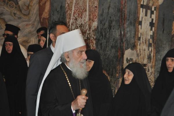 NE MOGU DA PRIHVATIM DA JE PRIZREN U DRUGOJ DRŽAVI! Patrijarh Irinej poslao moćnu poruku Srbima iz Gračanice (FOTO)