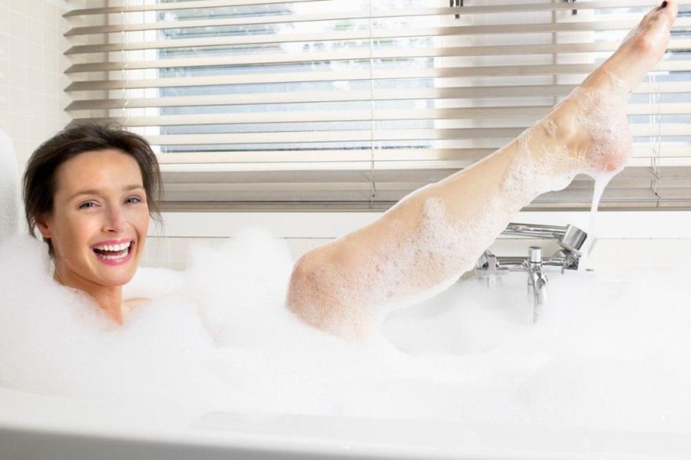 BEZ IZVINJENJA, NEPRESTANOG TRUDA I STAVLJANJA SEBE U DRUGI PLAN: Ovo je 10 prednosti SAMAČKOG života! (GIF)