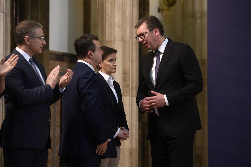 SRBIJA PONOVO IDE NA IZBORE?! Vrh SNS i SPS za Espreso otkriva šta će PORUČITI VUČIĆU i ko NAJVIŠE VOLI GLASANJE