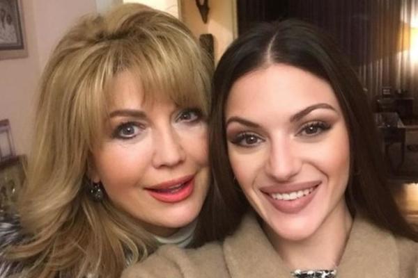 OVO JE ZAISTA PREŠLO SVE GRANICE, POSLE VELJKA SADA I ONA! Lažna vest o smrti ĆERKE SUZANE MANČIĆ: Sramite se!