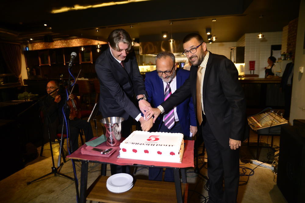 LIST SLOBODEN PEČAT SLAVI 5. ROĐENDAN! Na proslavi premijer Zoran Zaev i lider opozicije