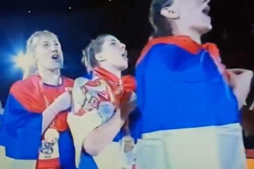 BOŽE PRAVDE SE ČULO OD JAPANA DO BEOGRADA: Puni ponosa, sa suzama u očima, pevali smo zajedno sa njima!