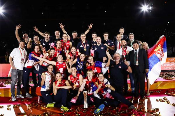 VLADA ODLUČILA: Svetskim šampionkama i Borislavi Perić po 30.000 evra za zlato, ministru odbrane nacionalna penzija