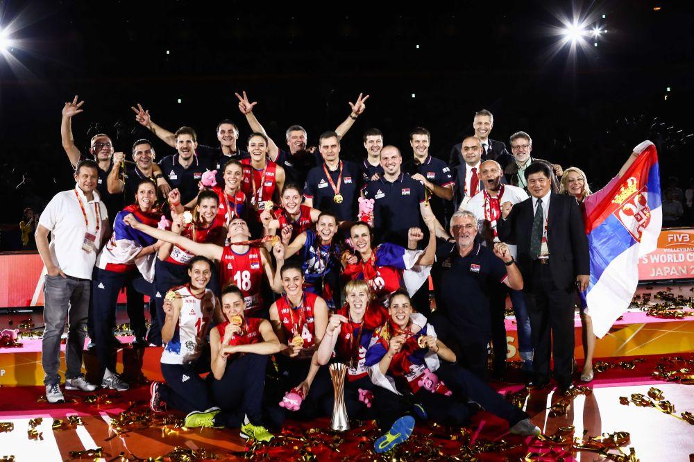 VLADA ODLUČILA: Svetskim šampionkama i Borislavi Perić po 30.000 evra za zlato, ministru odbrane nacionalna penzija