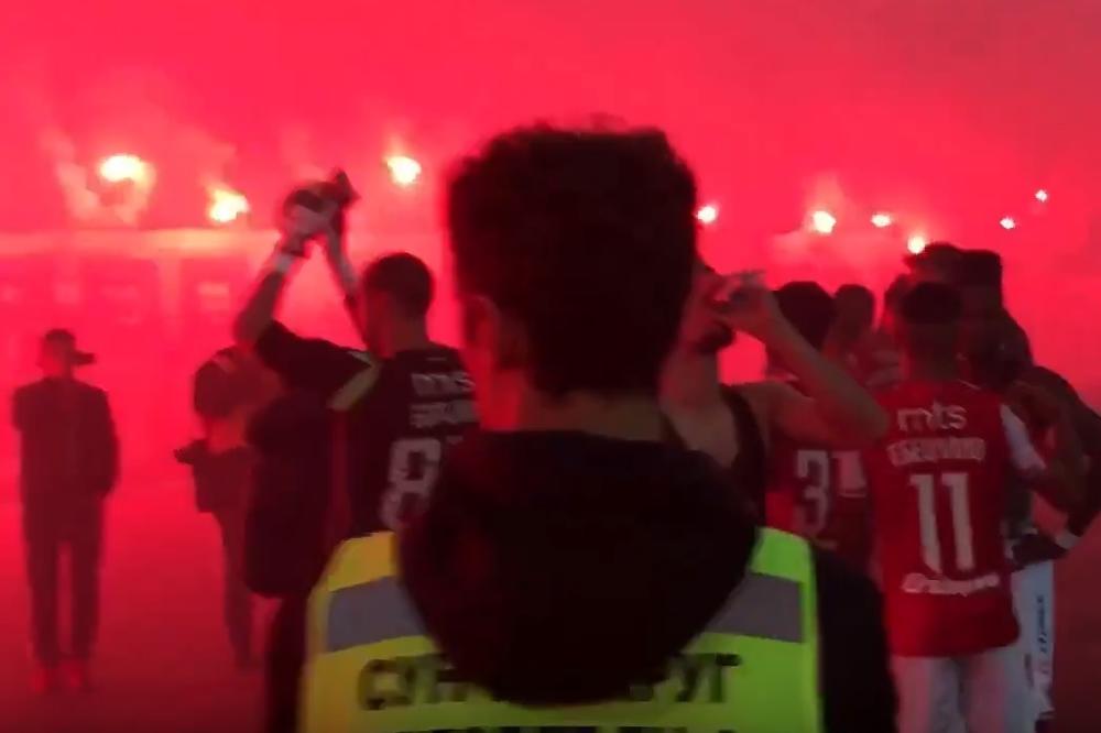 DA SE NAJEŽIŠ: Delije na spektakularan način ispratile igrače Zvezde na megdan Liverpulu!