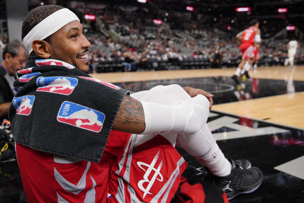 TO ŠTO JE URADIO NE MOŽE DA PROĐE NI NA ULICI: Karmelo osuđuje tuču Ronda i Pola na meču Hjustona i Lejkersa!