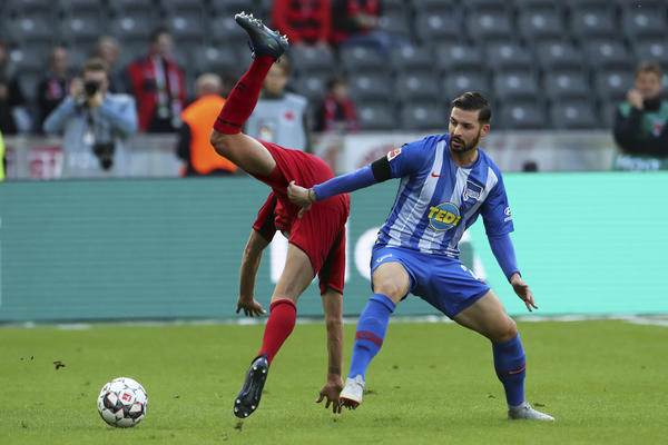 VAR ODALJIO HERTU OD VRHA: Bomba Koča za muk u Berlinu! Het-trik Hofmana za drugo mesto na tabeli!