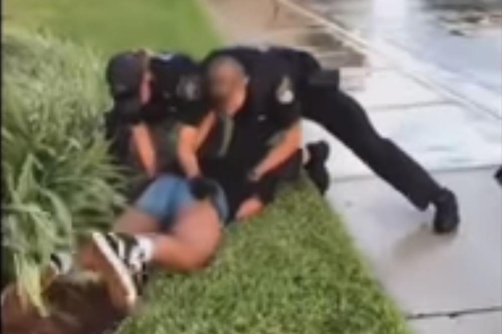 OBORILI SU JE NA ZEMLJU I UDARALI IZ SVE SNAGE! Policija Floride na udaru zbog hapšenja devojčice (14)! (VIDEO)