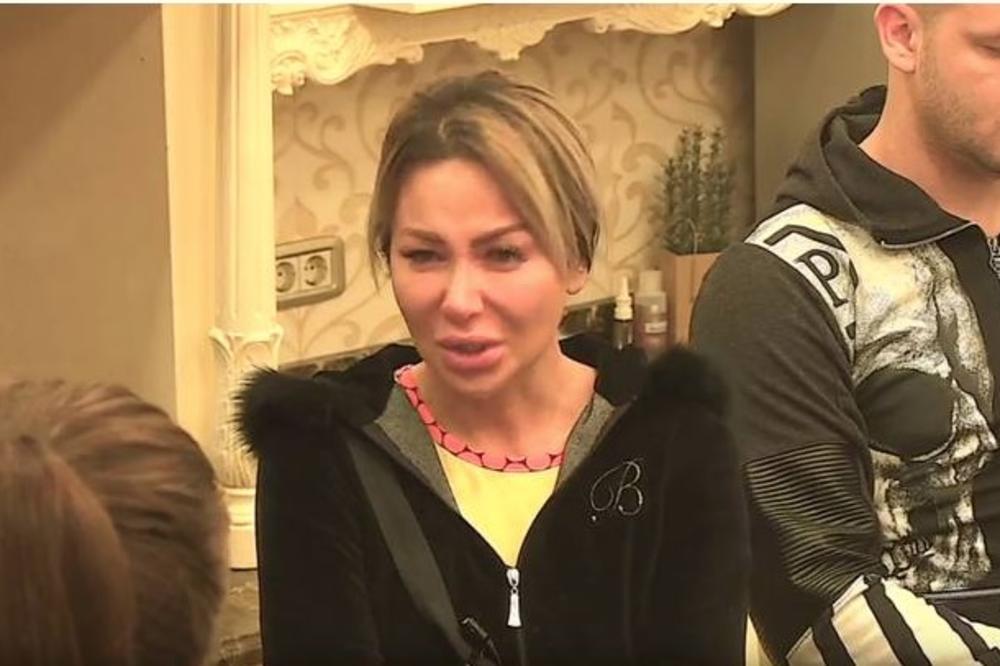 PALA U DEPRESIJU ZBOG ĐOLETA: Enisa ne može da ga PREBOLI!