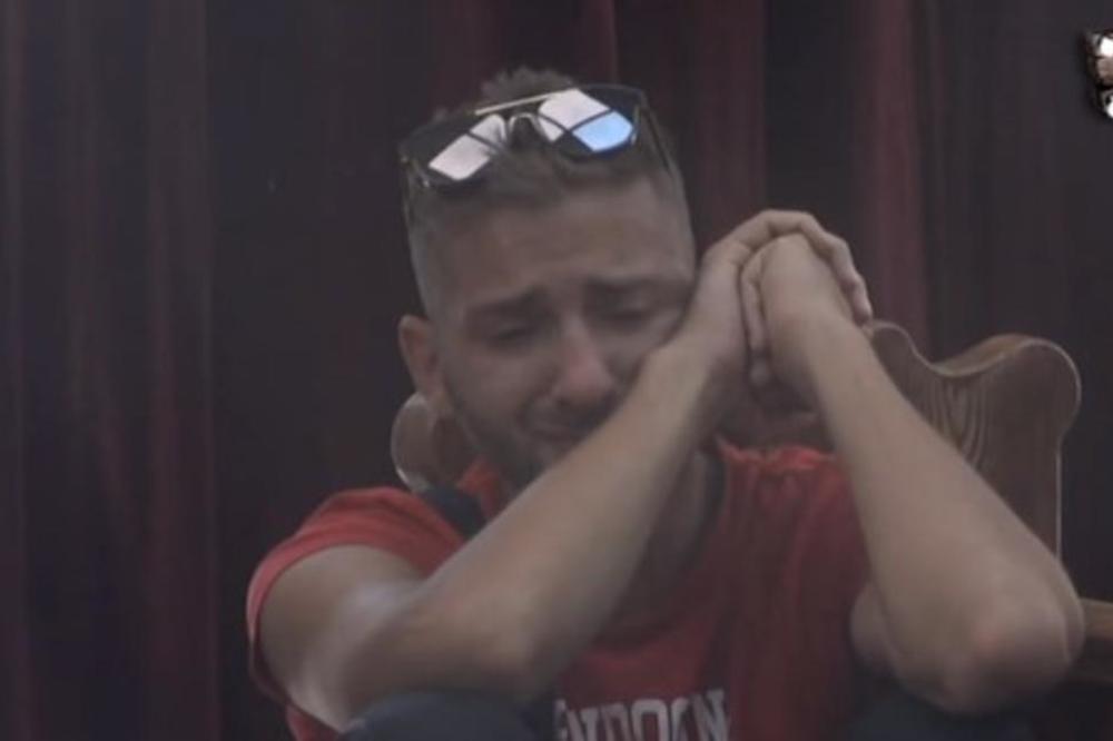 DEMOLIRALI SU MU KOLA, PA JE KUPIO NOVA: Evo šta je sad zatekao na NOVOM AUTU! Sava nikad niste videli ovako BESNOG