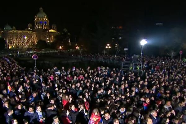 SRBIJA DOČEKALA ŠAMPIONKE: Zlatne odbojkašice se popele na balkon i najavile pohod na Tokio!