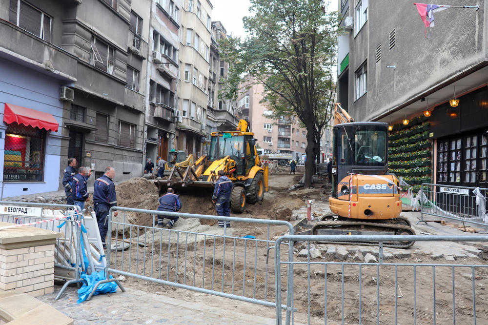 PONOVO RASKOPANA SKADARLIJA: Turisti se bune, trgovci na gubitku! (FOTO)