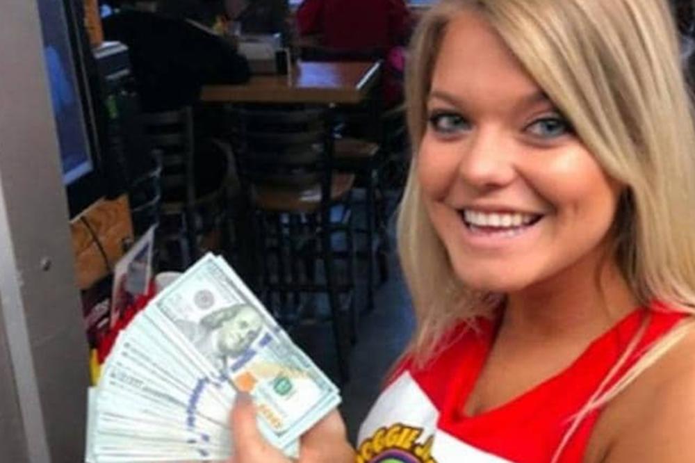 GOLA OPSLUŽIVALA GOSTE, ZBOG ONOG ŠTO IM JE NUDILA SA SEBE, NI VI NE BISTE ODBILI: Na granici je NEUKUSNOG!