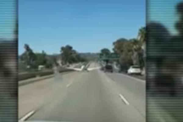 VOZAČI SU GLEDALI U NEVERICI: Na autoputu se odjednom pojavilo nešto SKROZ SUMANUTO! (VIDEO)