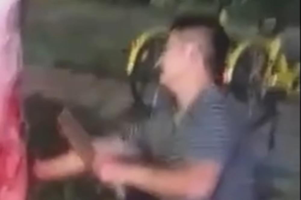 MONSTRUOZAN SNIMAK IZ KINE: Mladić je oteo haskija i drao mu kožu! (UZNEMIRUJUĆI VIDEO)