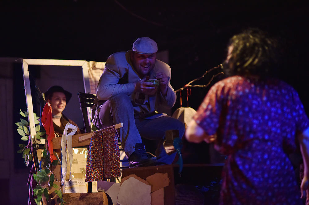 Predstava Pod mlečnom šumom u Le Studiju