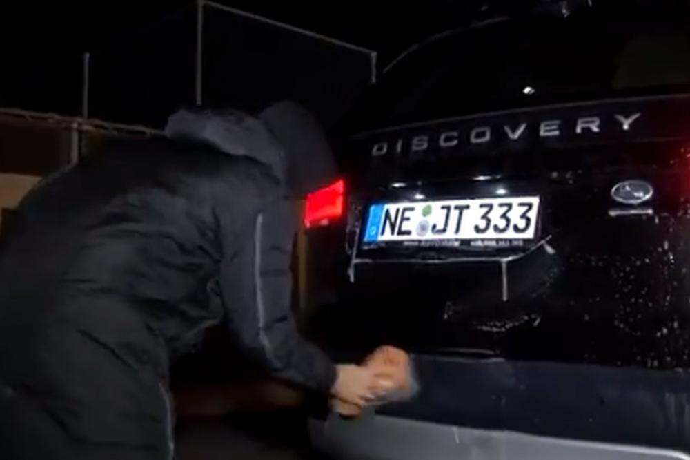 KOFA, SUNĐER, CREVO U RUKE I NA POSAO: Neviđeni gest gazde PAOK-a, izašao na parking i prao kola svojim igračima!