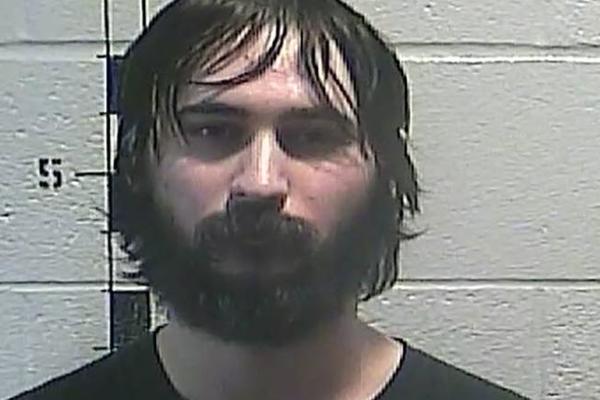 PLANIRAO JE DA UPADNE U ŠKOLU I POBIJE LJUDE: Uhvaćen je i sprečen zbog jedne FEJSBUK PORUKE! (FOTO)