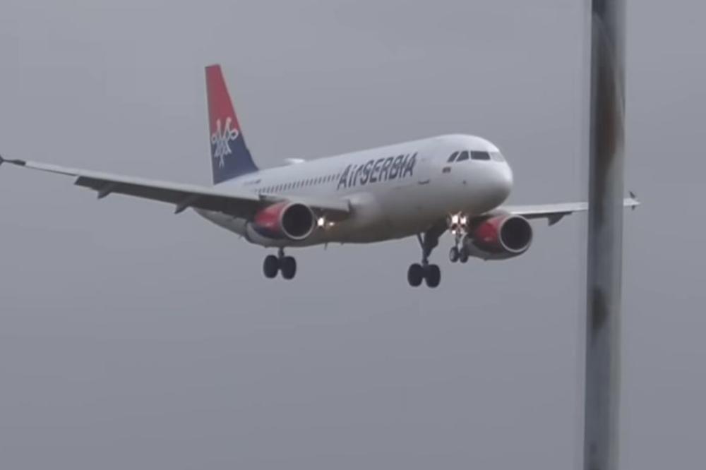 ENGLEZI DIGLI PANIKU: Dramatično sletanje aviona sa igračima Zvezde! Objavljen i snimak!