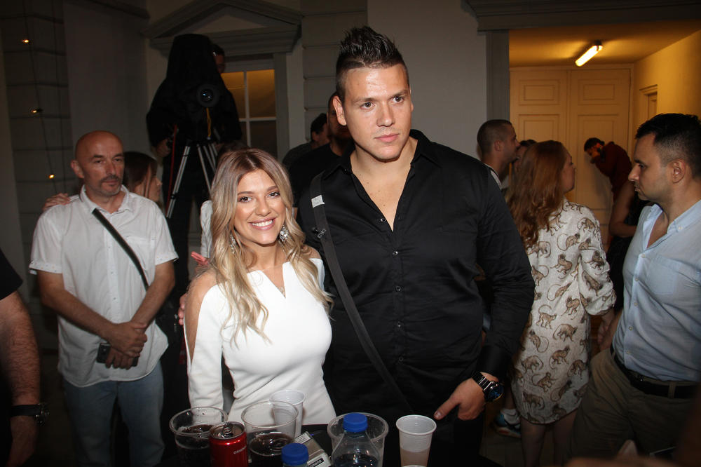 KIJA BILA POLITIČARKA, ALI JE IZBAČENA IZ PARTIJE ZBOG GENOCIDA! Sve se promenilo kad je Sloba ušao u Zadrugu