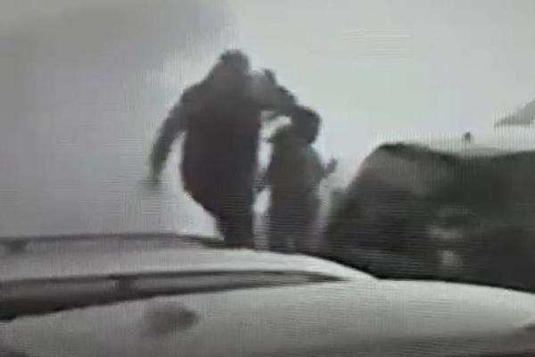 DRAGAN VASILJ SNIMLJEN KAKO UDARA ŽENU: Pojavio se SKANDALOZAN SNIMAK! (VIDEO)