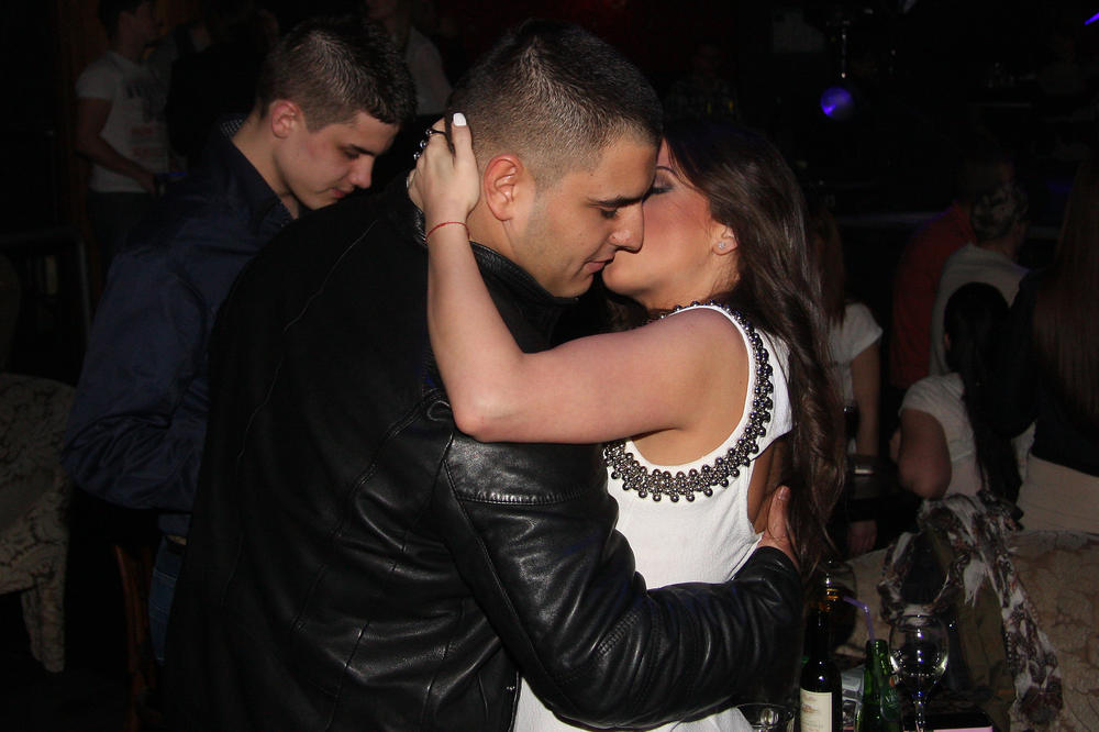 ANA I DARKO PONOVO ZAJEDNO! Kad su videli da su uhvaćeni, oboje razvukli OSMEH OD UVA DO UVA (FOTO)