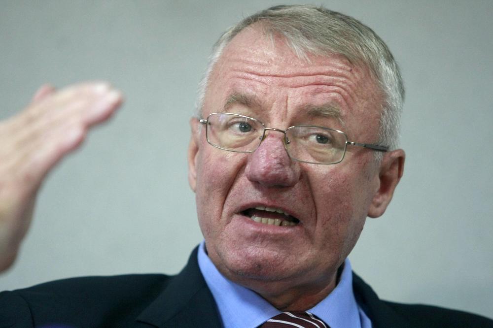 ŠEŠELJ ISKLJUČEN IZ SUĐENJA JUTKI: Lider radikala rekao je nešto što nije smeo!