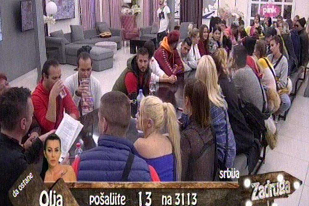 SVE SU FOLIRALI! Otkriveno da su simulirali se*s: Ne može čovek da se obuče SUVIH GAĆA