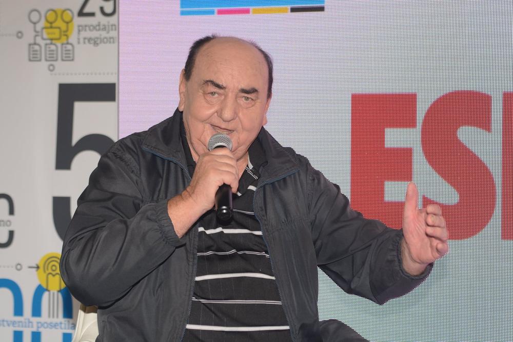 Bora Drljača zapevao na Sajmu