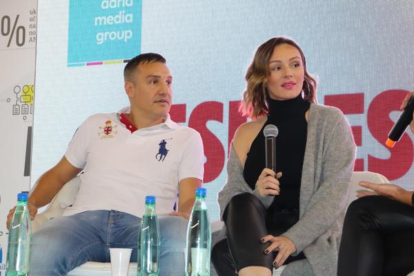 IMA MOMENATA KADA SMO NA KRV I NOŽ: Anabela i Gagi za Espreso na Sajmu medija progovorili o svom odnosu! (VIDEO)